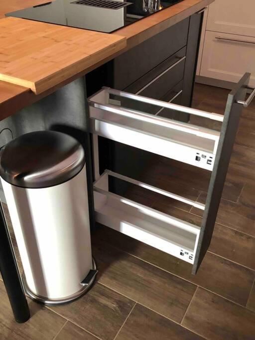 Stylisches Maybach Appartement Mit Terrasse Fuer 5 Personen, 5 Betten, Grosse Kochinsel, Homeoffice Mit 250Mbit Wlan Aidlingen Exteriér fotografie