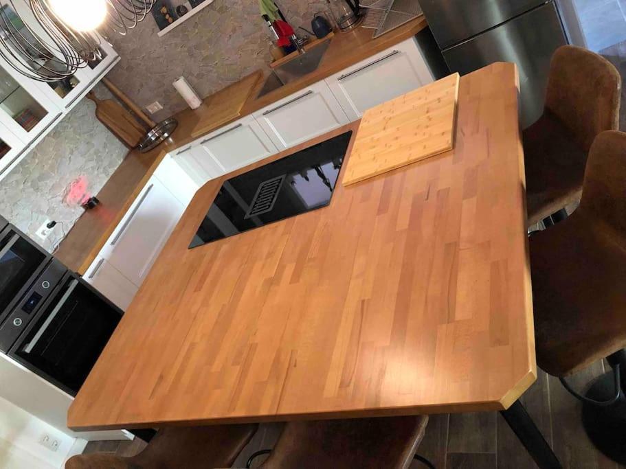 Stylisches Maybach Appartement Mit Terrasse Fuer 5 Personen, 5 Betten, Grosse Kochinsel, Homeoffice Mit 250Mbit Wlan Aidlingen Exteriér fotografie