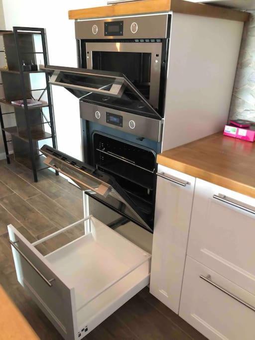 Stylisches Maybach Appartement Mit Terrasse Fuer 5 Personen, 5 Betten, Grosse Kochinsel, Homeoffice Mit 250Mbit Wlan Aidlingen Exteriér fotografie