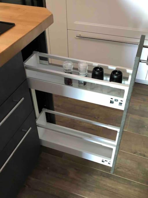 Stylisches Maybach Appartement Mit Terrasse Fuer 5 Personen, 5 Betten, Grosse Kochinsel, Homeoffice Mit 250Mbit Wlan Aidlingen Exteriér fotografie