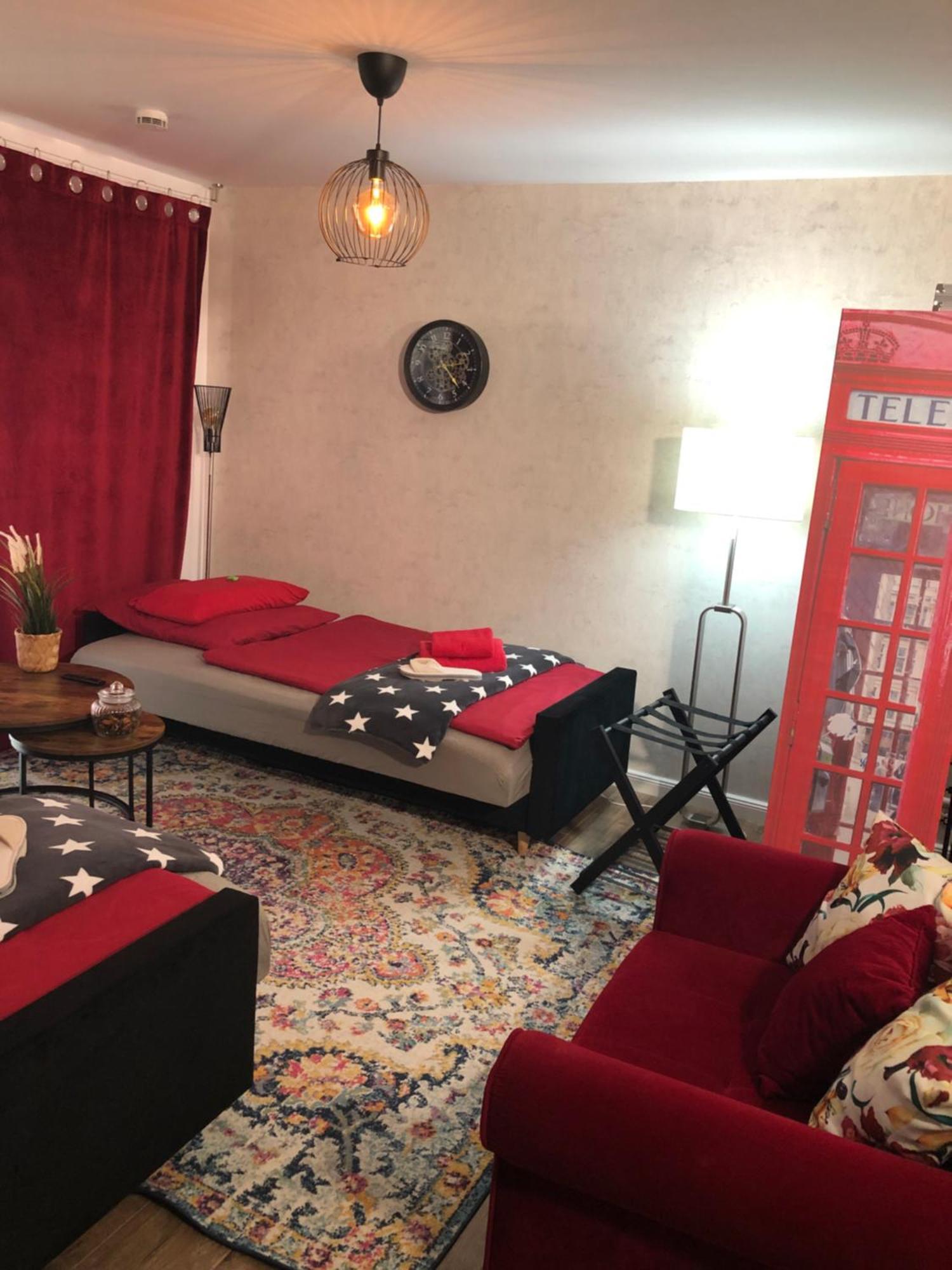 Stylisches Maybach Appartement Mit Terrasse Fuer 5 Personen, 5 Betten, Grosse Kochinsel, Homeoffice Mit 250Mbit Wlan Aidlingen Exteriér fotografie